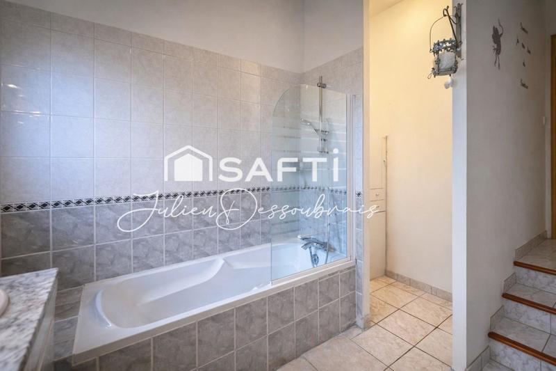 Maison - 171 m² - 6 pièces