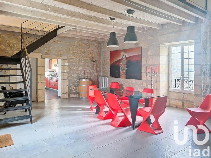 Maison - 230 m² - 6 pièces