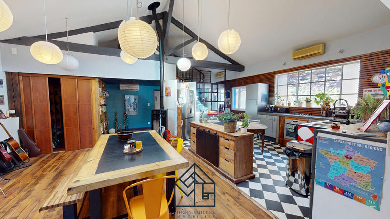 Maison - 200 m² - 6 pièces