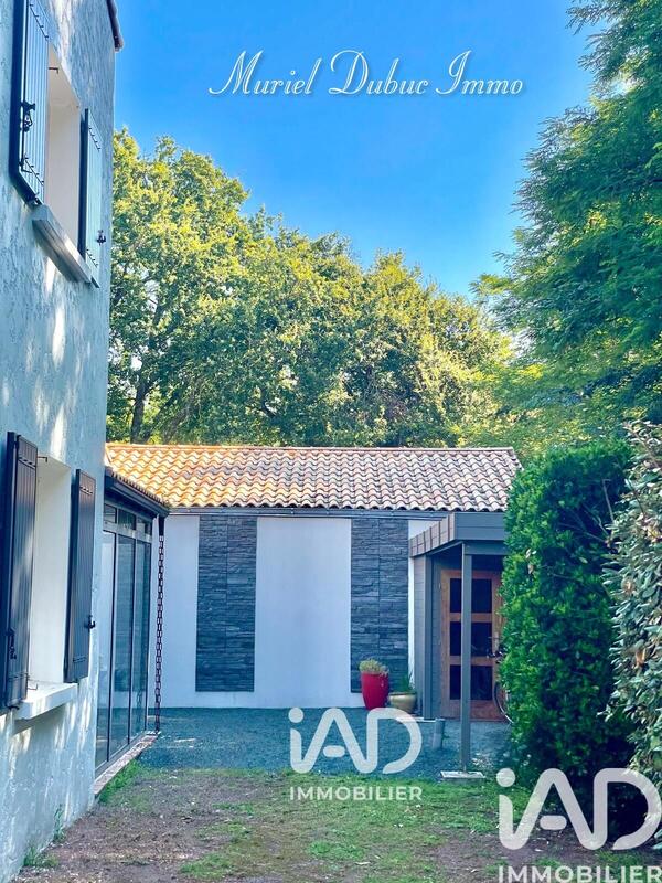 Maison - 201 m² - 5 pièces