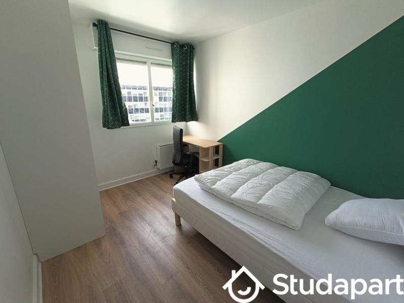 Chambre - 93 m² - 1 pièce