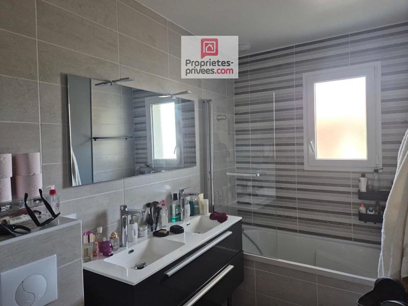 Maison - 102 m² - 4 pièces