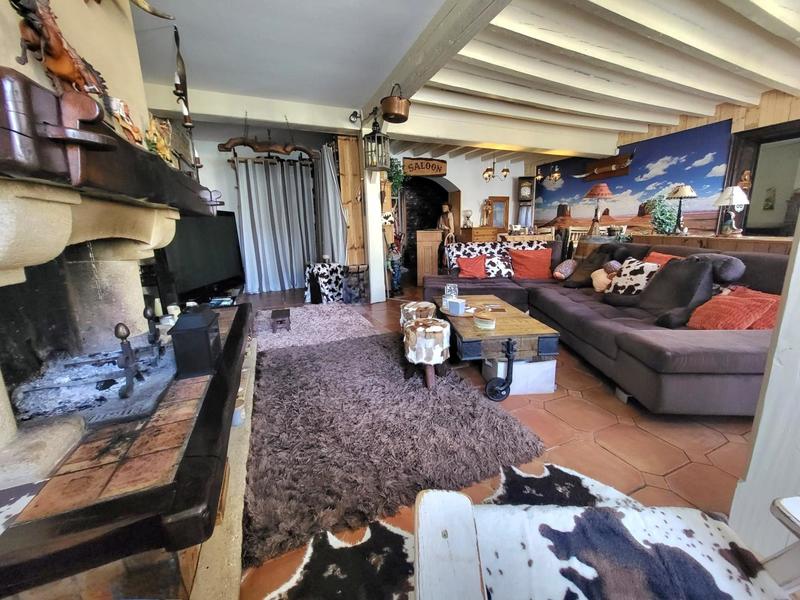 Maison - 267 m² - 9 pièces