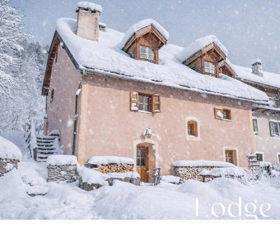 Maison - 440 m² - 12 pièces