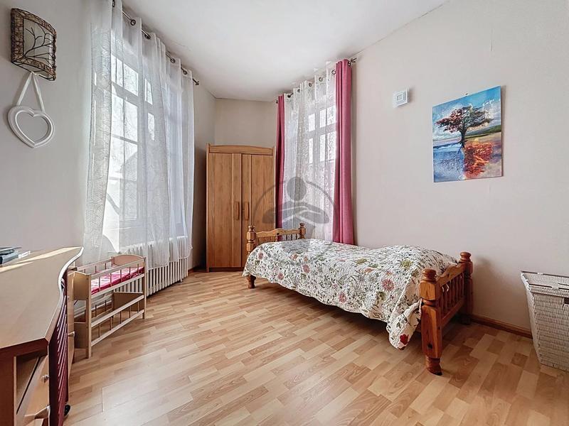 Maison - 202 m² - 8 pièces