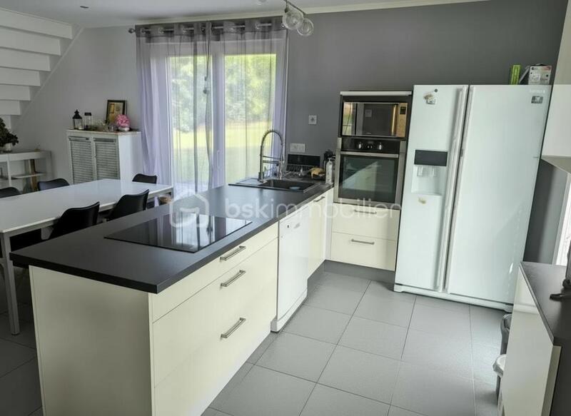 Maison traditionnelle - 109 m² - 6 pièces