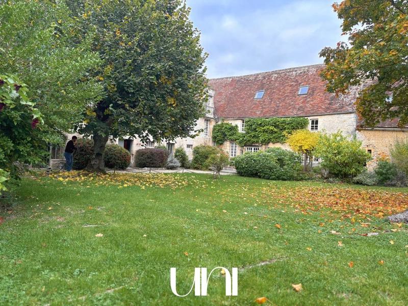 Maison - 341 m² - 10 pièces