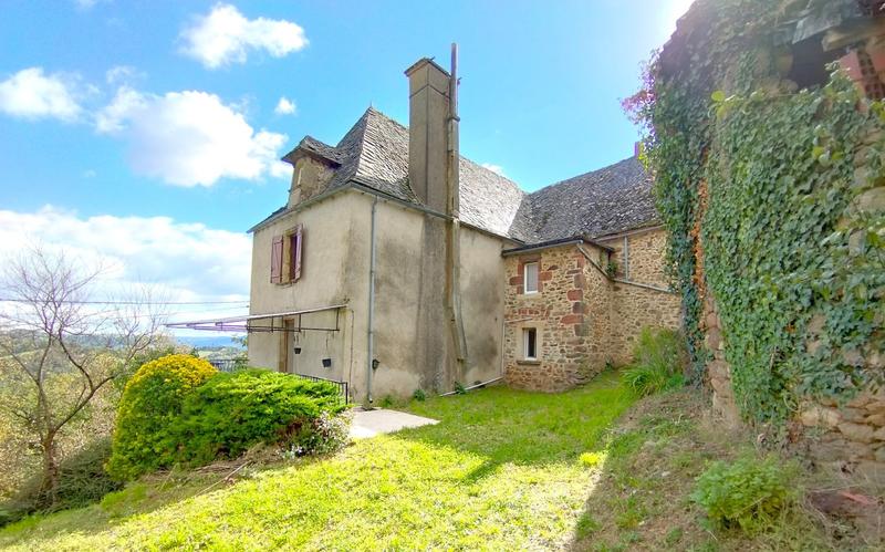 Corps de ferme - 240 m² - 8 pièces