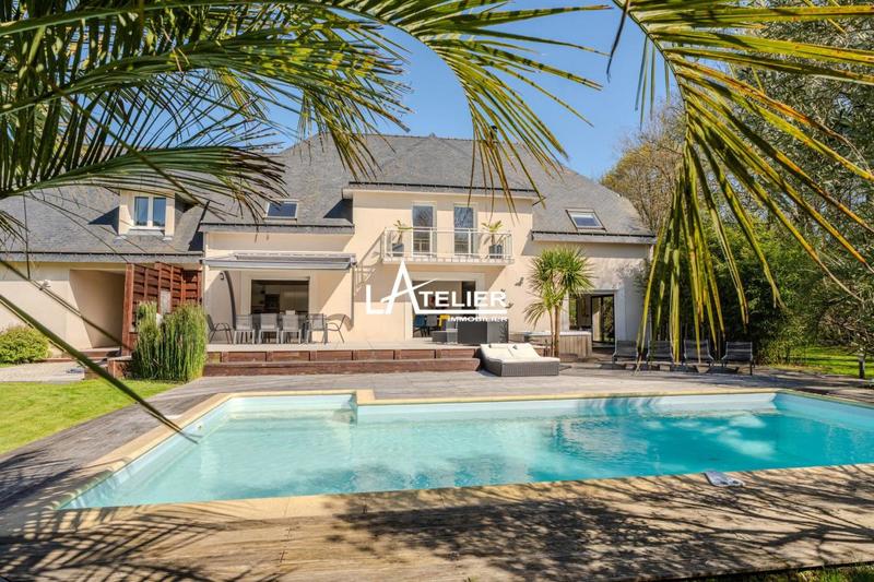 Villa - 283 m² - 9 pièces