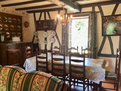 Maison - 234 m² - 8 pièces