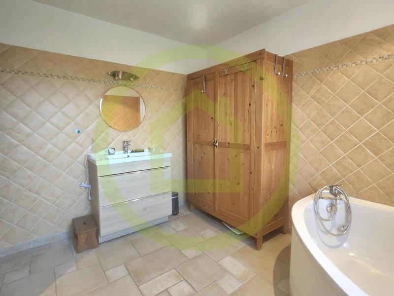 Maison - 186 m² - 7 pièces