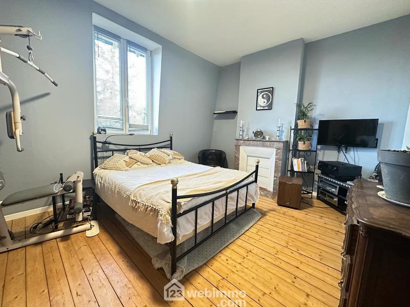 Maison - 181 m² - 9 pièces