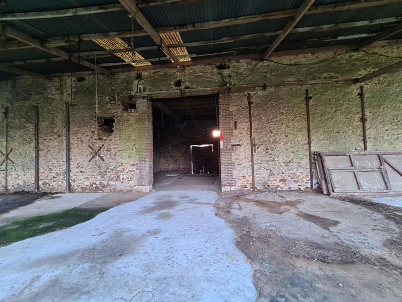 Grange - 150 m² - 2 pièces