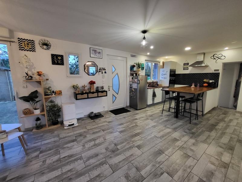 Maison - 330 m² - 15 pièces