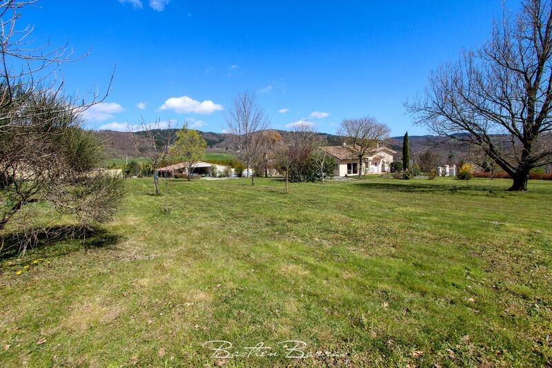 Maison - 161 m² - 9 pièces