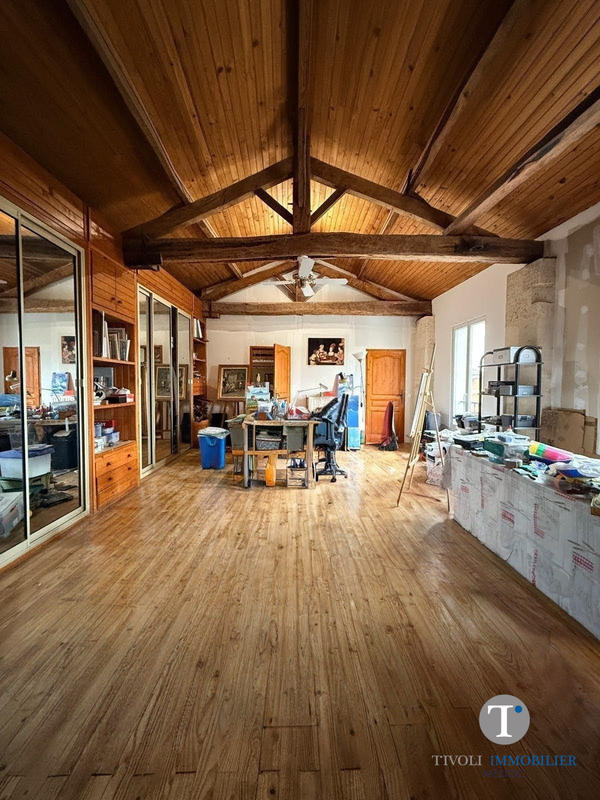 Maison - 225 m² - 9 pièces