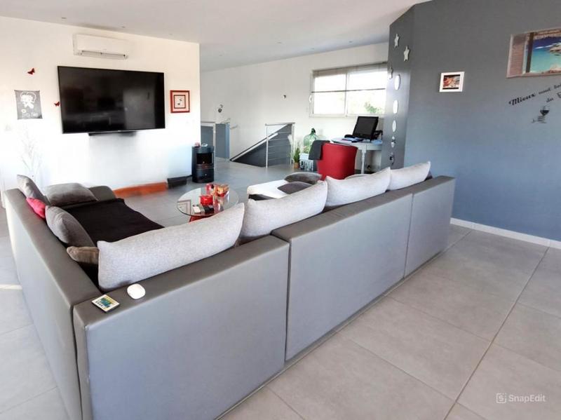 Maison - 250 m² - 9 pièces