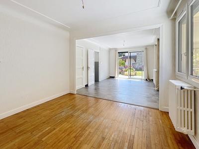 Maison - 97 m² - 6 pièces