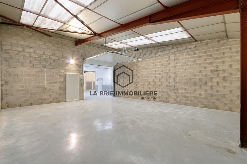 Local d'activité / Entrepôt - 70 m² - 1 pièce