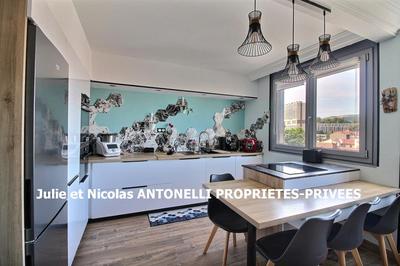 Appartement - 96 m² - 4 pièces