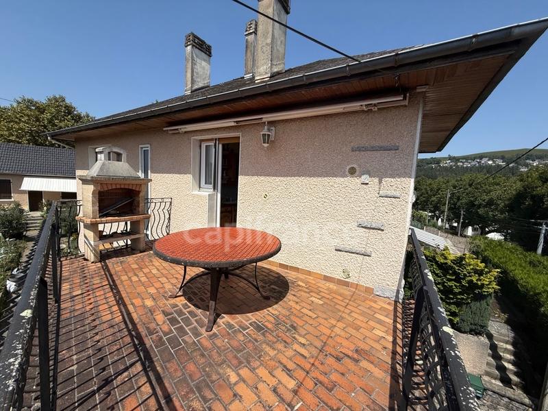 Maison - 220 m² - 11 pièces