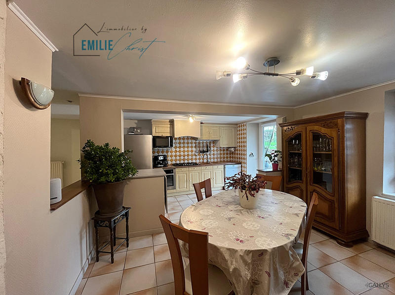 Maison - 121 m² - 5 pièces