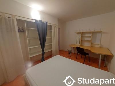Chambre - 12 m² - 1 pièce