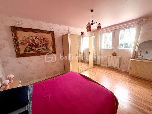 Demeure - 211 m² - 8 pièces