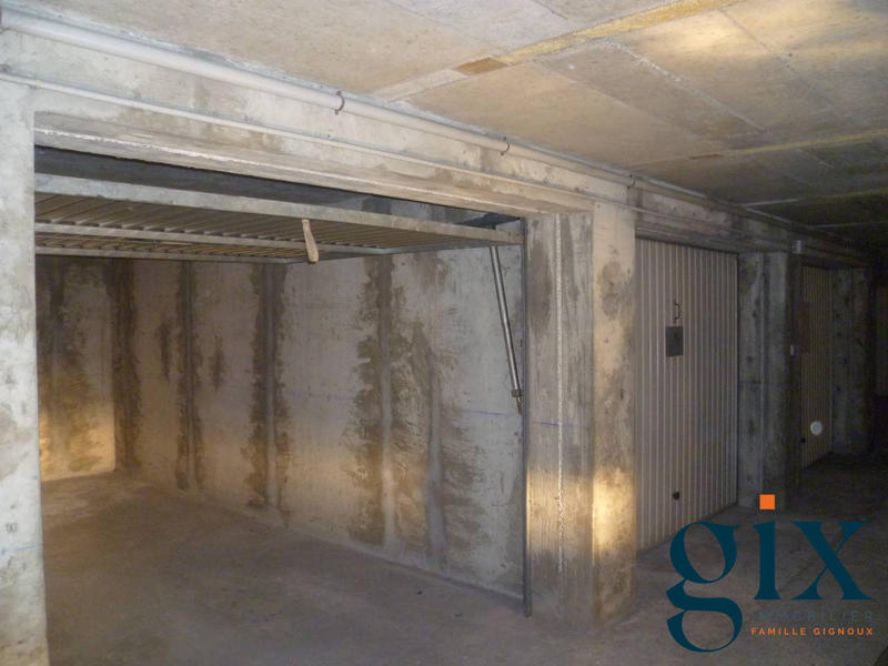 Parking / Garage - 14 m²