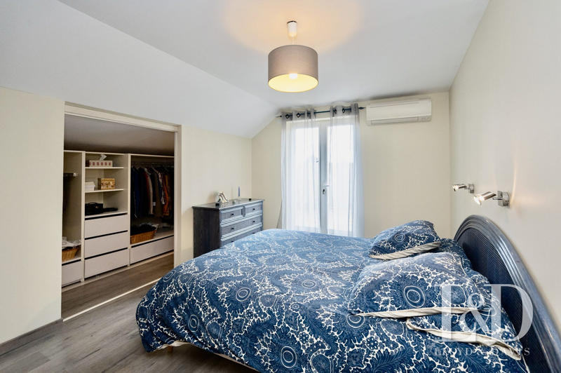 Maison ancienne - 205 m² - 7 pièces