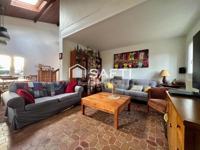 Maison - 162 m² - 6 pièces