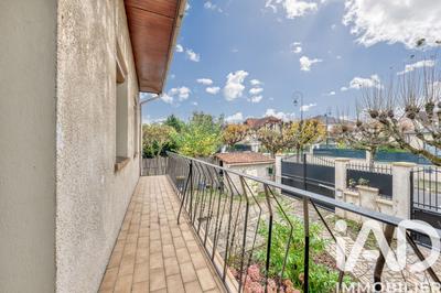 Maison - 105 m² - 5 pièces