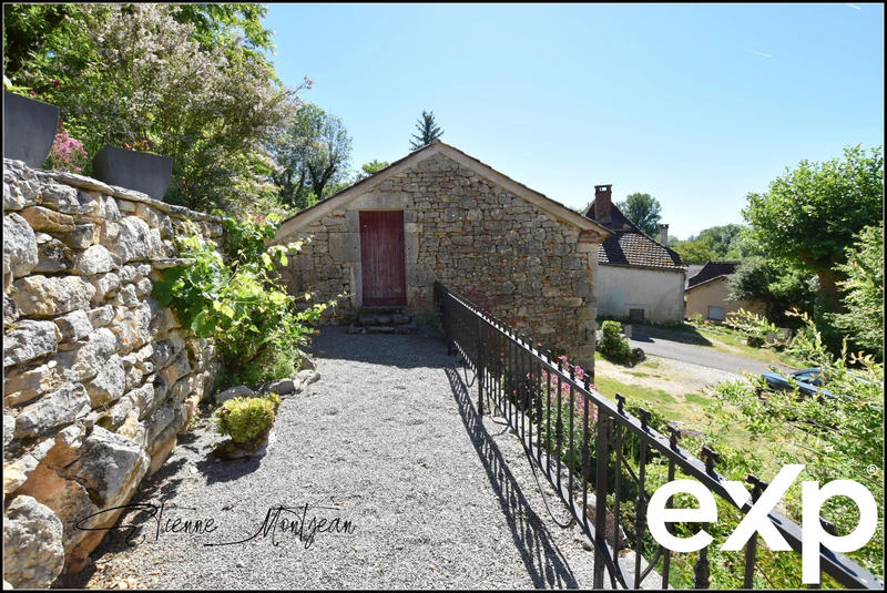 Maison traditionnelle - 157 m² - 6 pièces