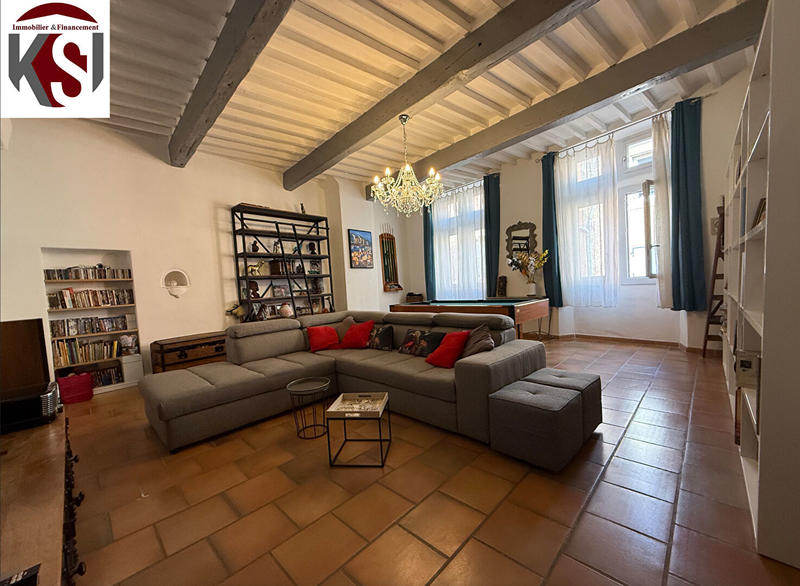 Maison - 214 m² - 6 pièces