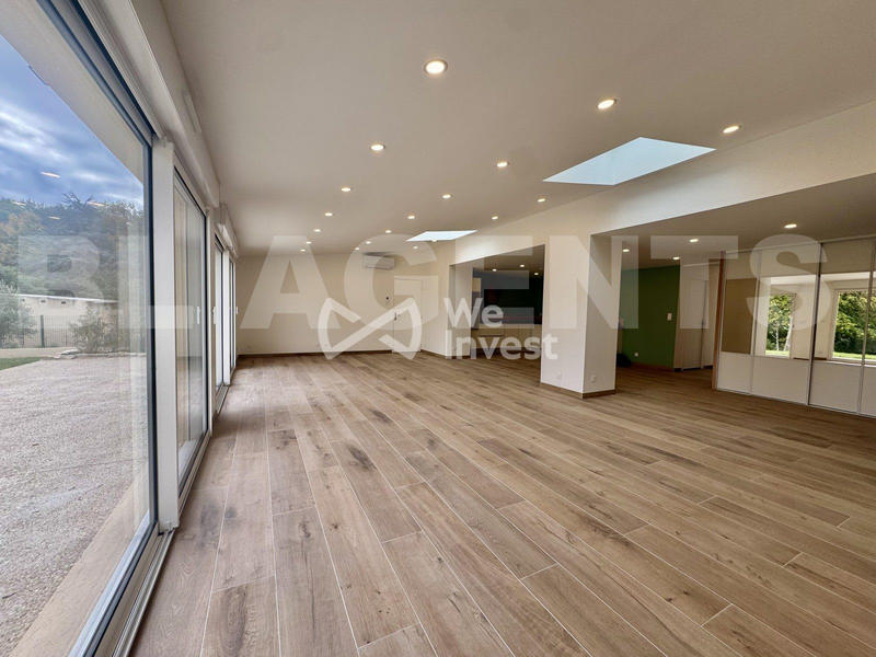 Maison - 184 m² - 7 pièces