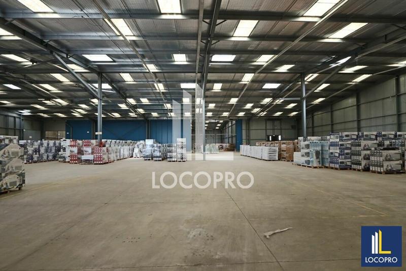 Local d'activité / Entrepôt - 4 800 m²
