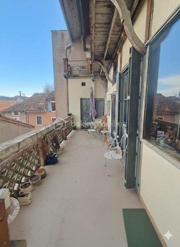 Demeure - 260 m² - 9 pièces