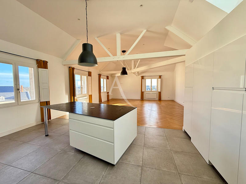 Appartement - 151 m² - 5 pièces