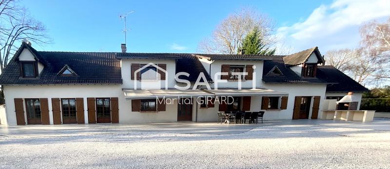 Maison - 245 m² - 9 pièces