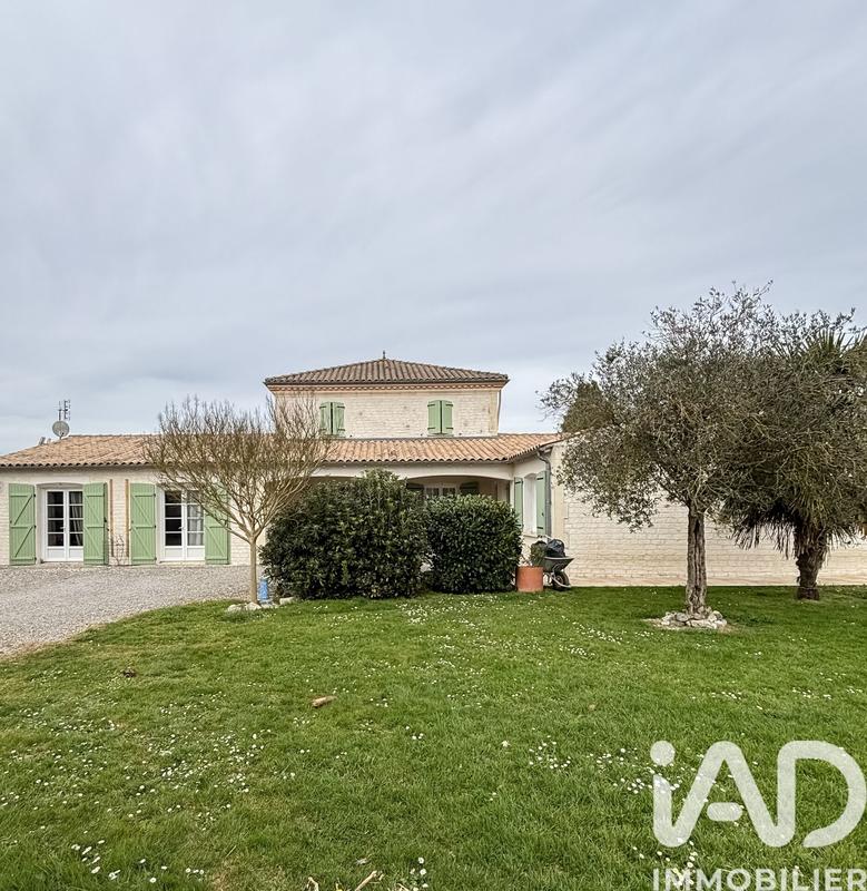 Maison - 297 m² - 11 pièces