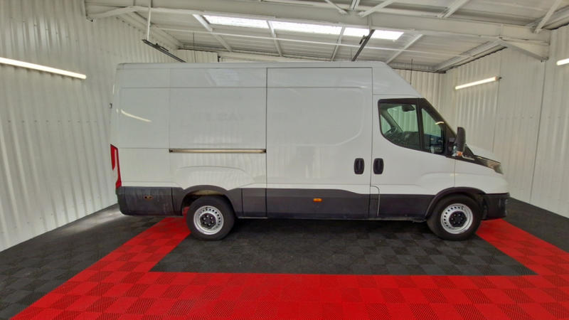 Iveco Daily Fourgon 35 s 14 sv11 h2 quad-leaf hi matic
