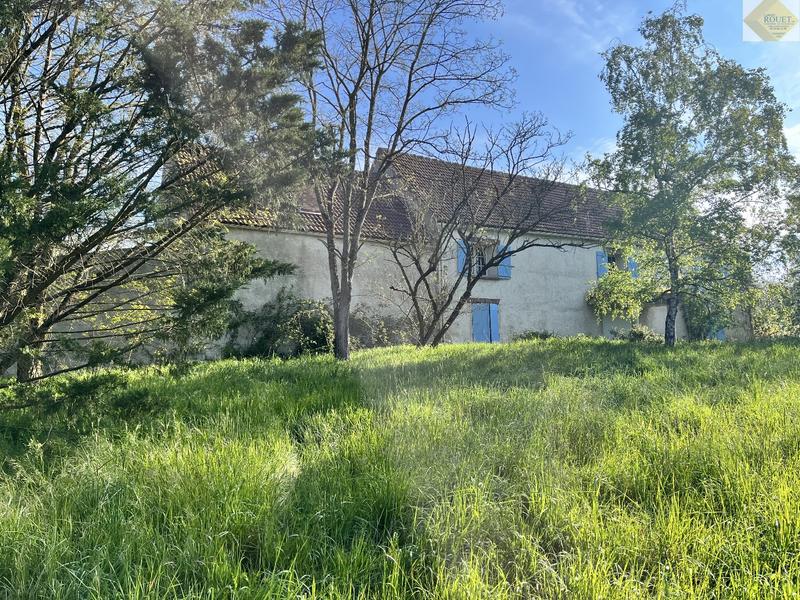 Maison - 234 m² - 8 pièces