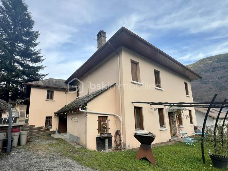 Demeure - 157 m² - 5 pièces