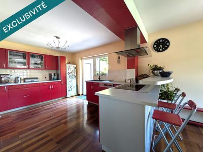 Maison - 180 m² - 6 pièces