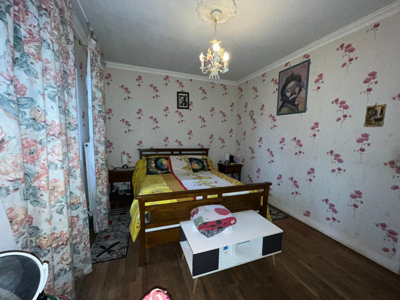 Maison - 240 m² - 9 pièces