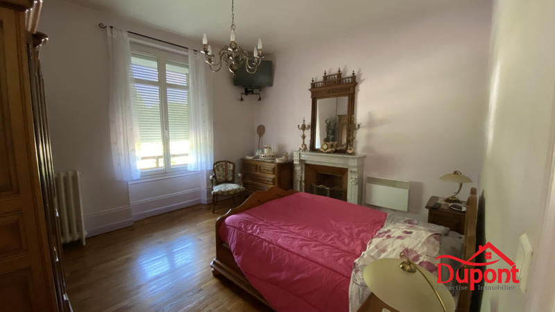 Maison - 250 m² - 8 pièces