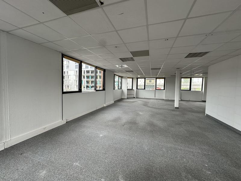 Bureau - 720 m²