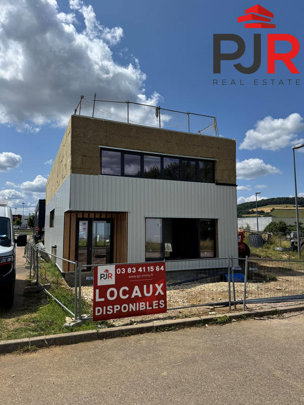 Local d'activités - 165 m²