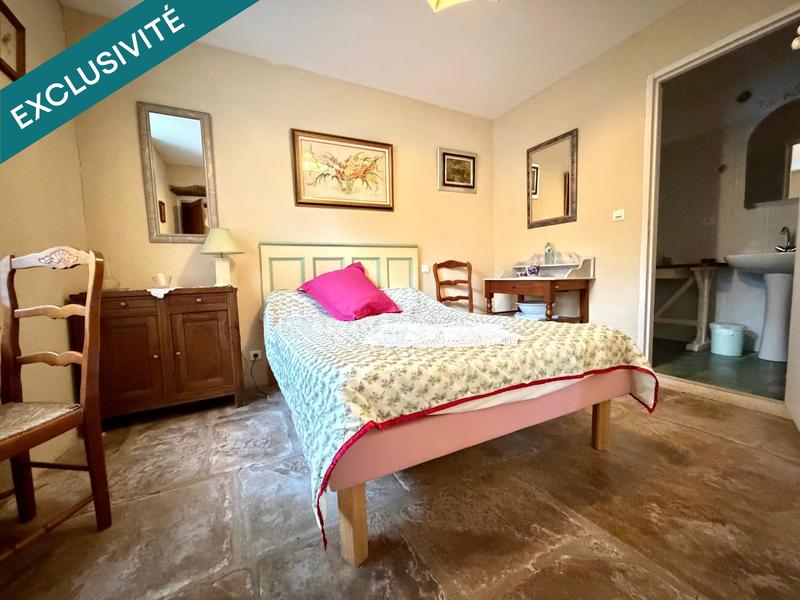 Maison - 210 m² - 12 pièces