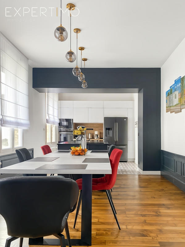 Maison - 240 m² - 7 pièces